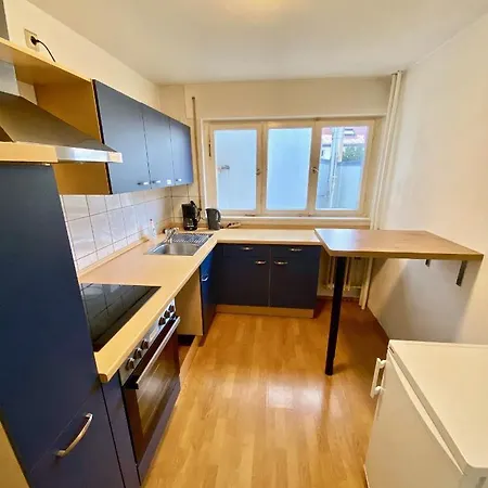 Preiswertes Zentrales Wg-zimmer In *