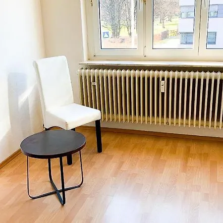 Preiswertes Zentrales Wg-zimmer In Apartment
